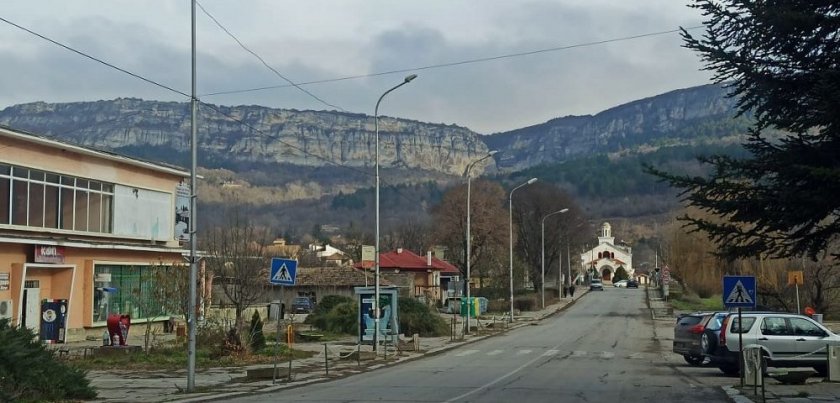 РЕФЕРЕНДУМ: Село Мадара остава в общ. Шумен