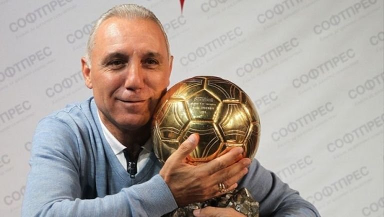 Стоичков донесе Златната топка на Националния стадион