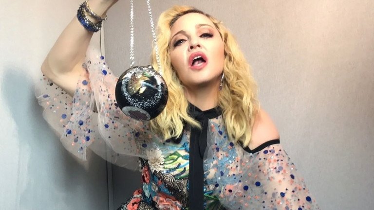 Скандал! Ротердам гони Мадона от "Евровизия" 