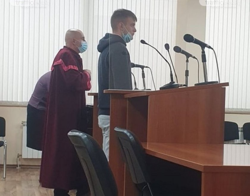 Младеж с разбито сърце запали фургон и четири коли в Пловдив