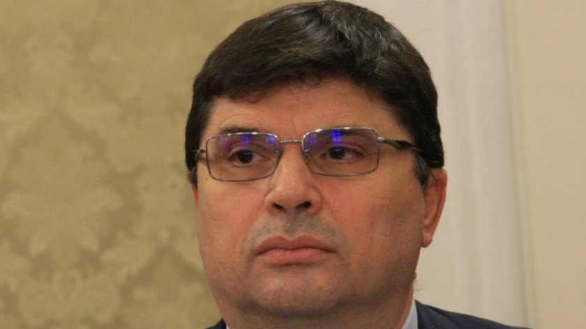 Изчегъртване докрай: Махат и шефа на ДАТО
