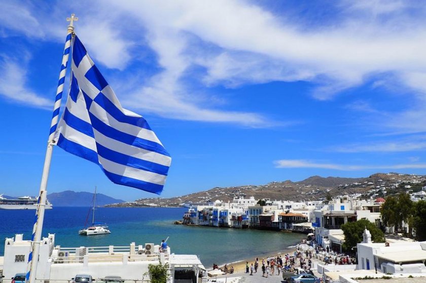 Гърция обяви мини локдаун