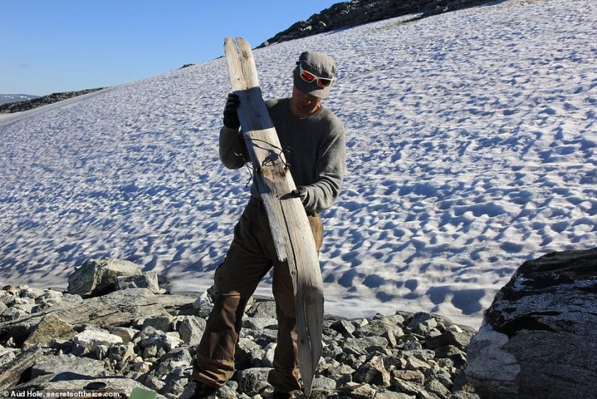 Откриха най-старите ски - на 1300 години