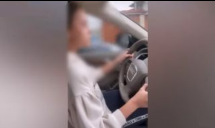 Нов скандален клип с 12-годишна зад волана (ВИДЕО)