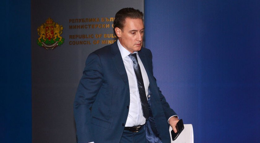 Домусчиев поиска бизнесът да плаща ток колкото гражданите