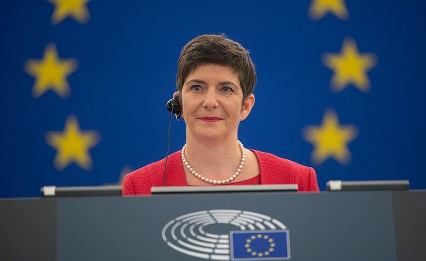 Тежка загуба за българката, която обеща да свали Орбан