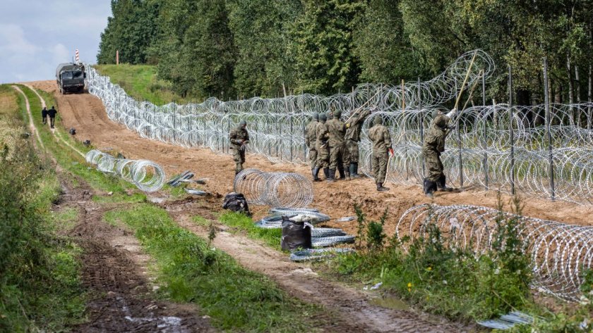 Полша увеличи войниците на границата с Беларус