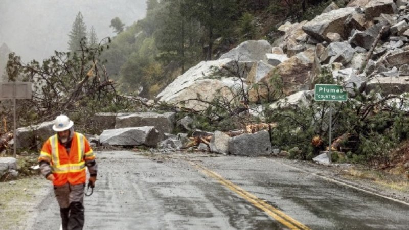 Наводнения и свлачища след силна буря в Калифорния