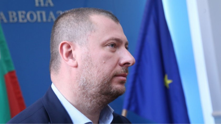 Шефът на "Информационно обслужване": Някой иска да наруши ваксинацията