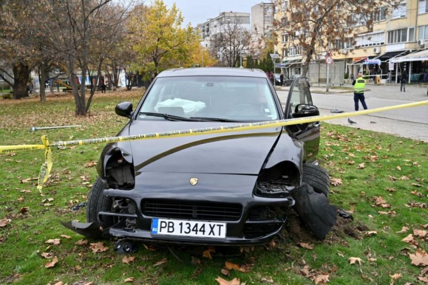Джигитът с поршето се предаде в МВР-Пловдив