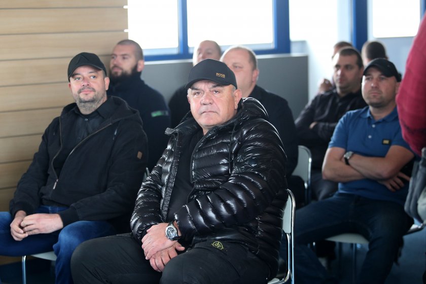 Левски прехвърля акциите на феновете, те ще издържат клуба