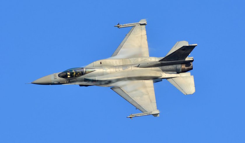 Изтребител F-16 се разби в Гърция