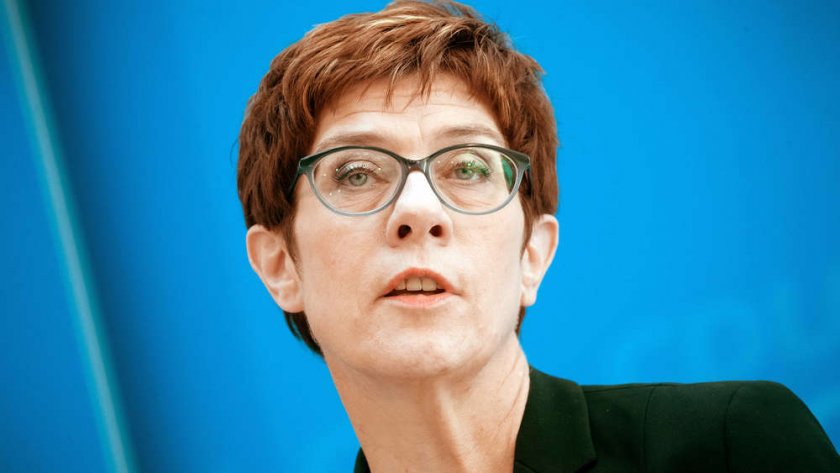 Ето я новата военна министърка на Германия