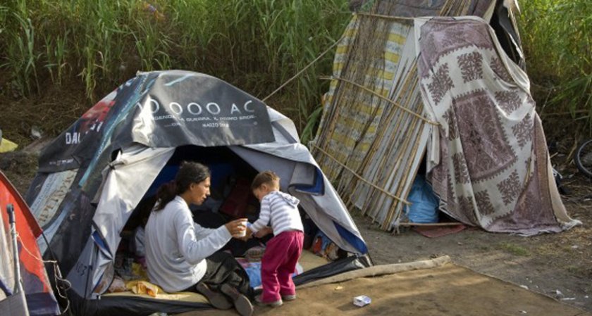 Италия обмисля закриване на ромски лагери в страната