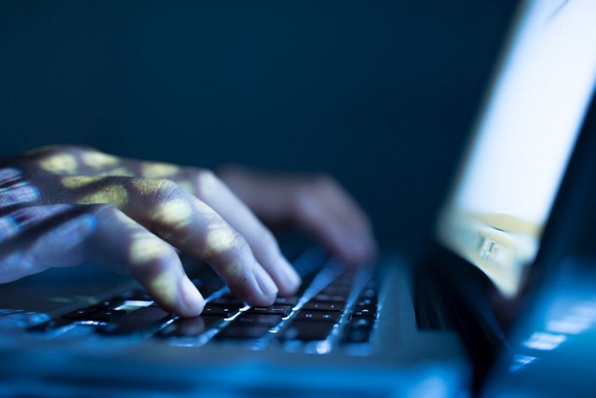 Хакери пробиха профила на лондонската полиция в Туитър 