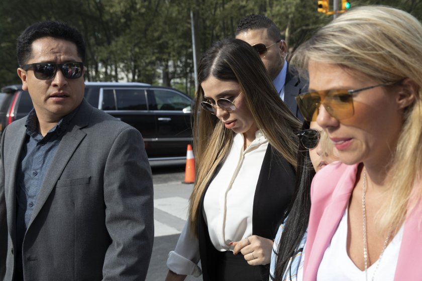 Съпругата на Ел Чапо на съд в Бруклин (СНИМКИ)