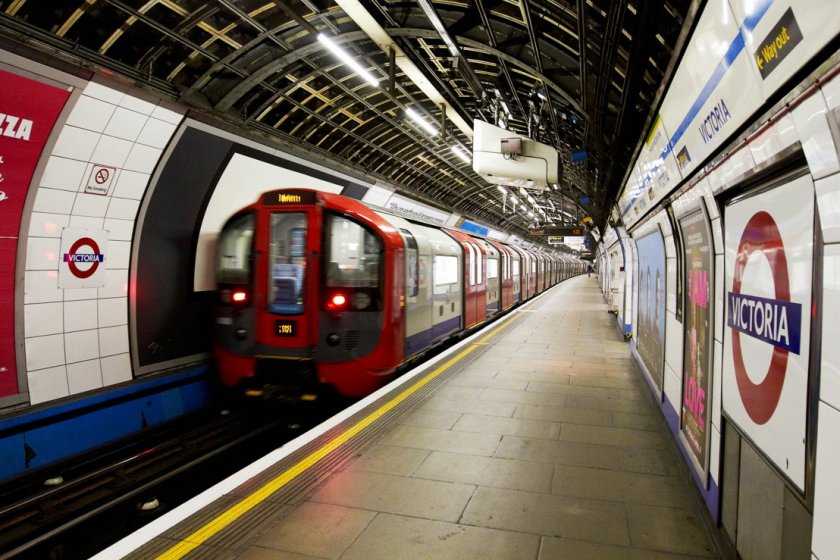 Сълзотворен газ в метрото на Лондон