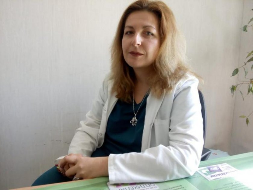 Доц. Нина Янчева-Петрова: От ХИВ в България се лекуват 3702 пациенти