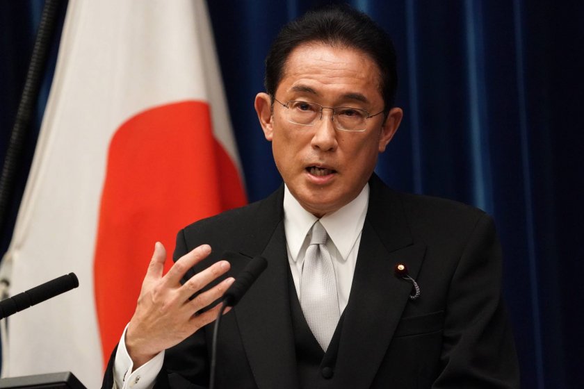 Япония затваря границите си за всички чужденци