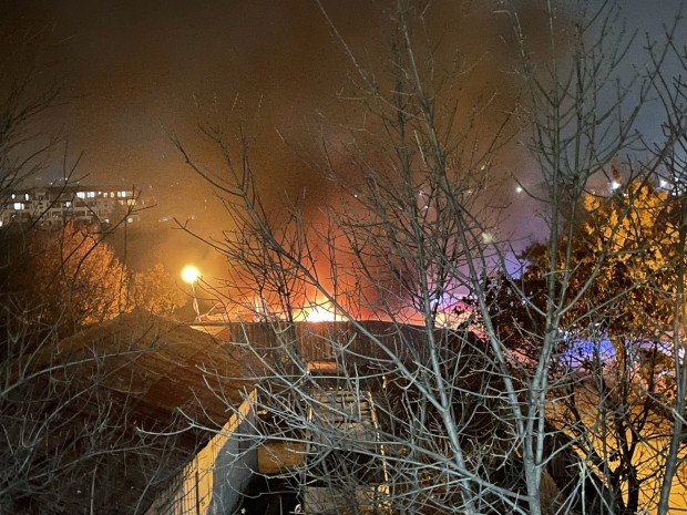Пожар вилня в "Кючука" в Пловдив (СНИМКА)