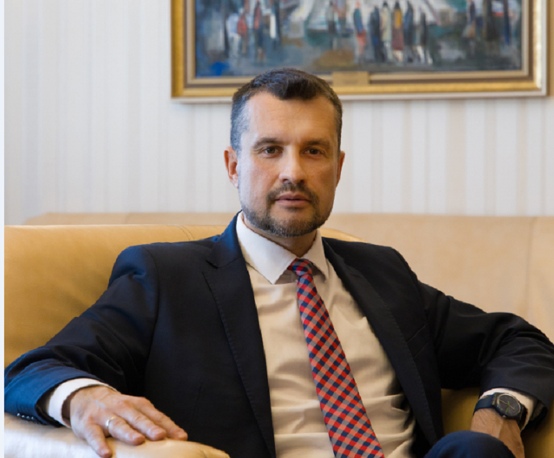 Калоян Методиев притеснен от служебни министри в редовния кабинет
