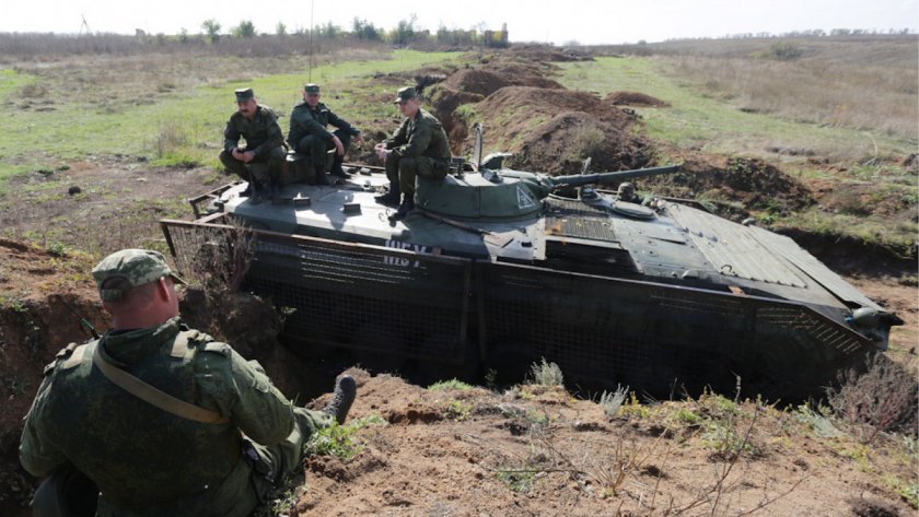 Киев: Русия изпраща снайперисти и танкове в Донбас