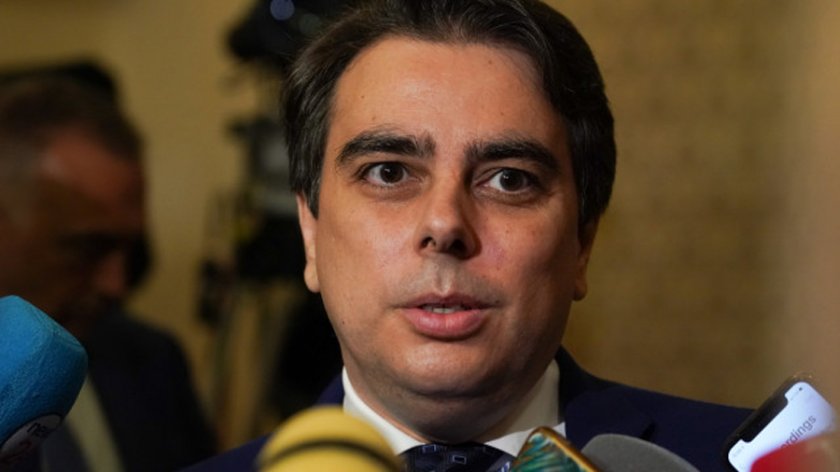 Асен Василев: Текущият бюджет може да издържи януари и февруари
