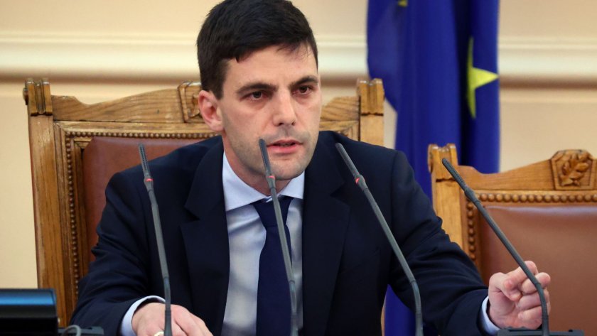 Новият председател на парламента: Покрай Кирил Петков влязох в политиката