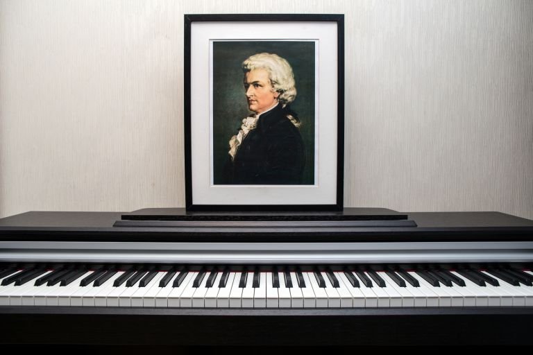 Моцарт не е отровен от Салиери, двамата били приятели 