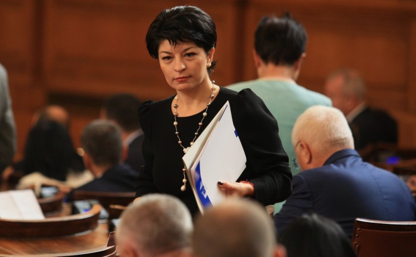 Атанасова: ГЕРБ ще гласува против кабинета "Петков"