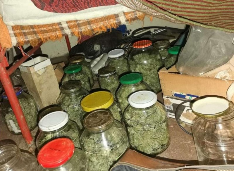 „Зимнина” с марихуана спипаха край Самоков
