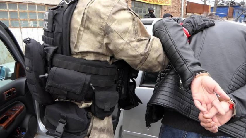 Хванаха двама бандюги с 1,4 кг марихуана на Петолъчката