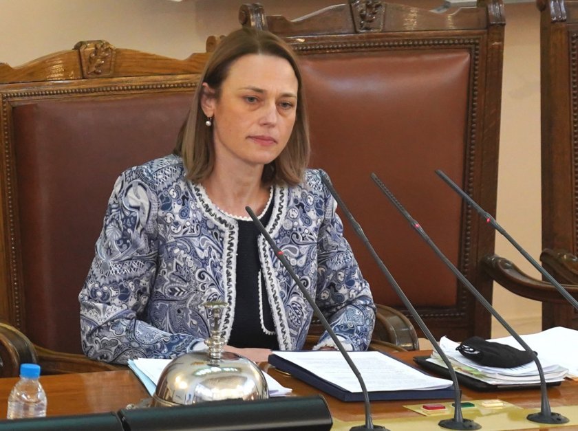 Ива Митева: Има спорове за комисиите в НС