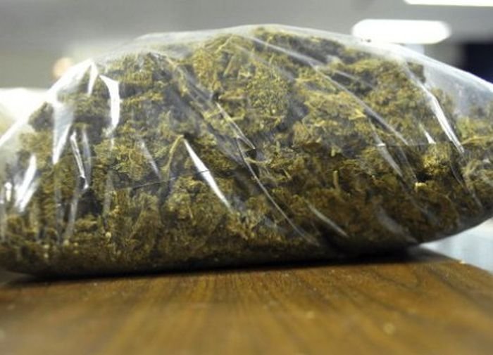 Спипаха дрогиран шофьор с пакет марихуана