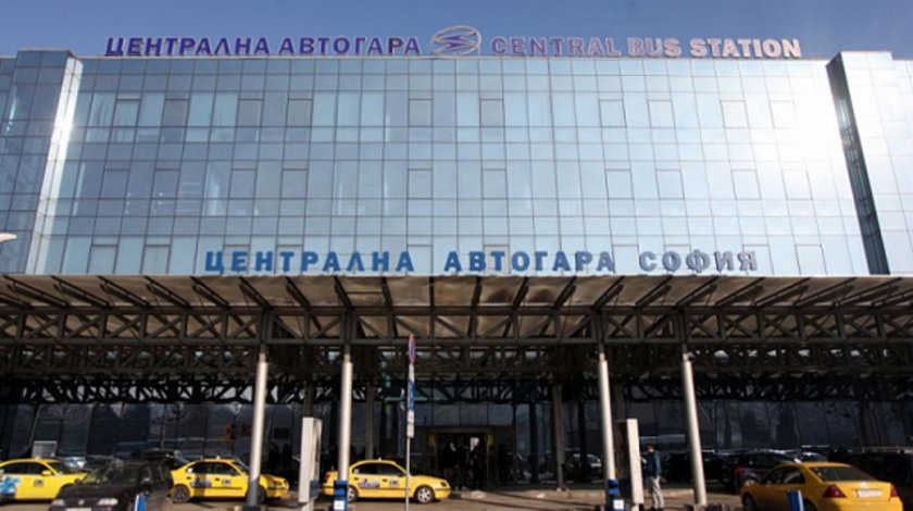 Осигуряват допълнителни автобуси за коледните празници