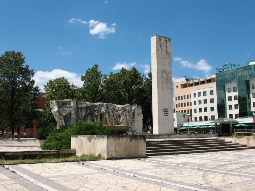 Траур утре в Луковит