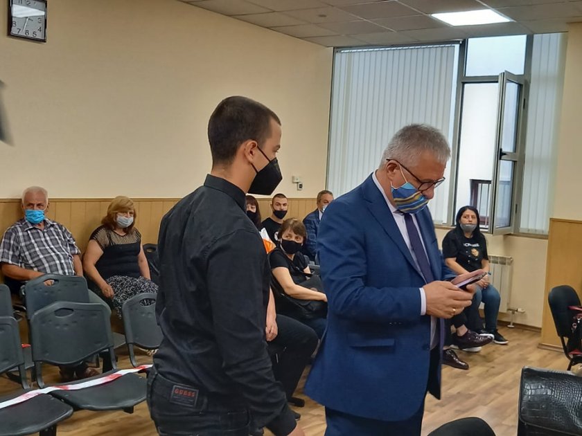 5 г. затвор за шофьора Петър Маринашки, убил двама приятели край Кадиево