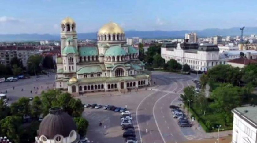 Борис Бонев иска пл. „Св. Ал. Невски“ да стане пешеходна зона и да няма депутатски паркинг