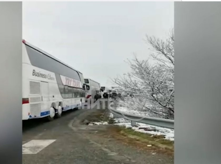 Наши автобуси са блокирани 18 часа на сръбско-унгарската граница