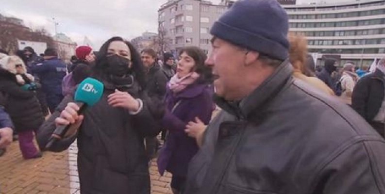 Бенатова: Атаката срещу репортери не е протест!