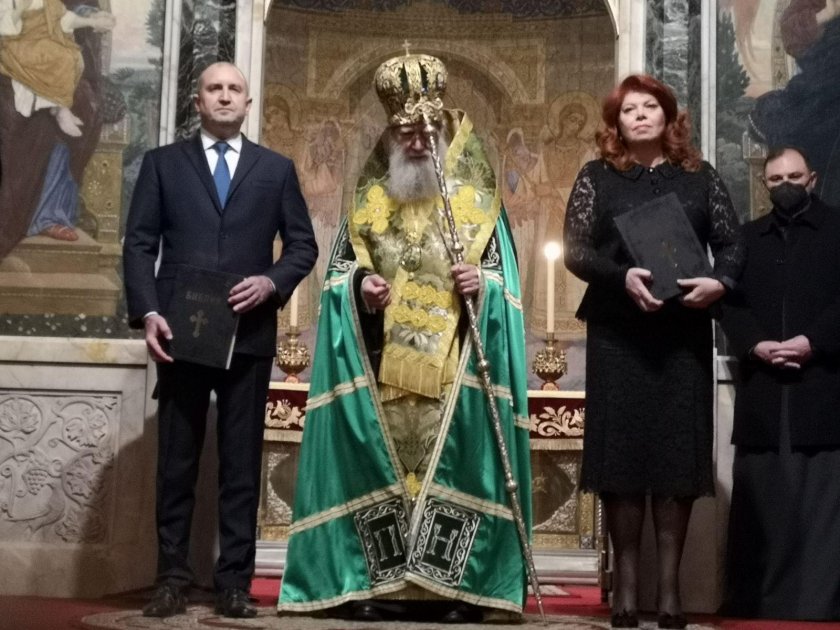 Дядо Неофит с молебен за Румен Радев (ВИДЕО)