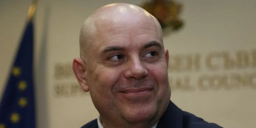 ЕП вика Гешев за чекмеджето на Борисов и #Барселонагейт