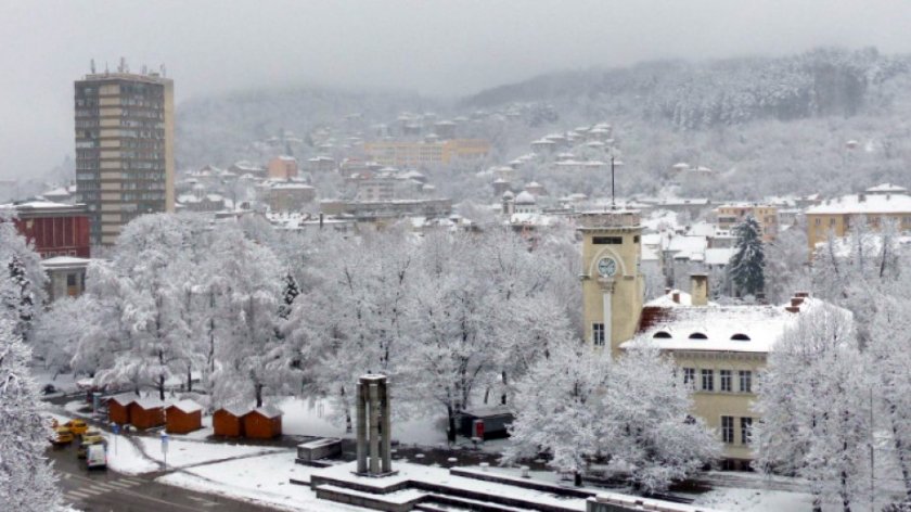В центъра на Габрово втори ден са без ток заради ремонти
