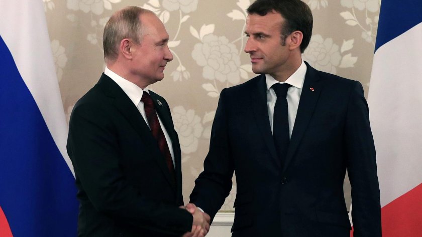 Президентът на Русия Владимир Путин в телефенон разговор с френския