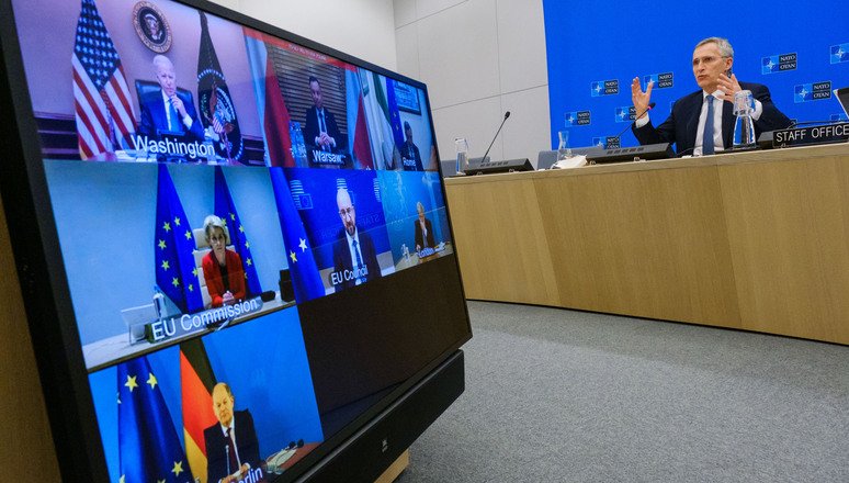 Крачка назад от войната: НАТО иска решаване на кризата с дипломация 