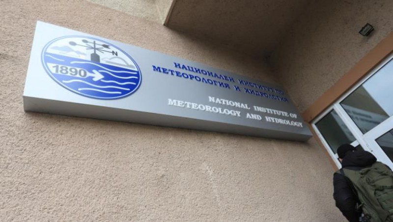 Денков успокоява: Синоптиците остават в МОН 