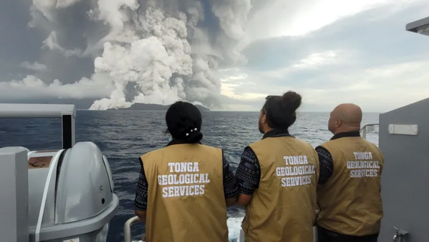 Изригването на подводния вулкан в Тонга е било няколкостотин пъти