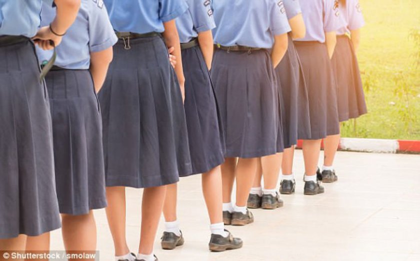 Училище в Тайван въведе поли и за момчетата в клас