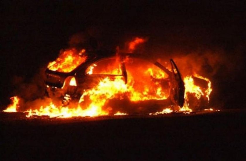 Пак запалиха кола във Враца