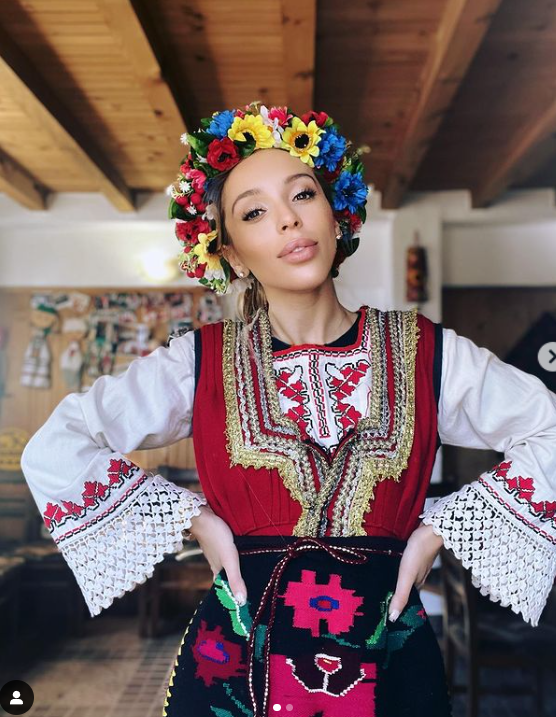 Мика Стоичкова си взе поука от критиките за разголените си